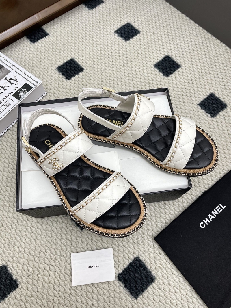 Ch**el slippers